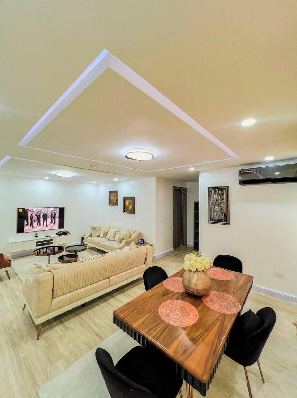 Apartment, 2 Bedrooms, Balcony, City View | Living room