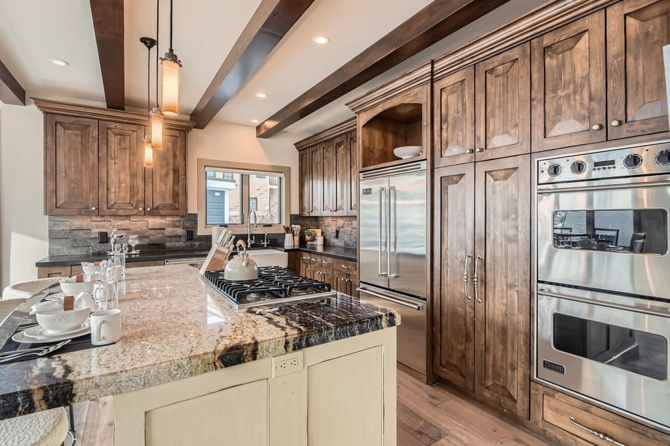 House, 5 Bedrooms | Private kitchen | Fridge, oven, coffee/tea maker, electric kettle