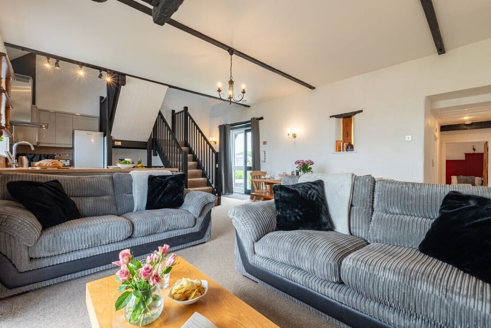 Lounge and Sofas