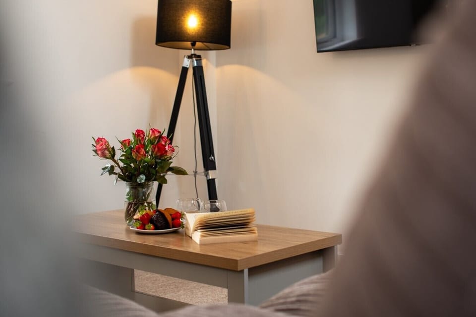 Coffee table and lamp