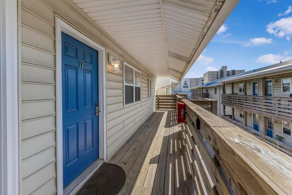 Condo, Multiple Beds (Gulf View 17) | Property grounds