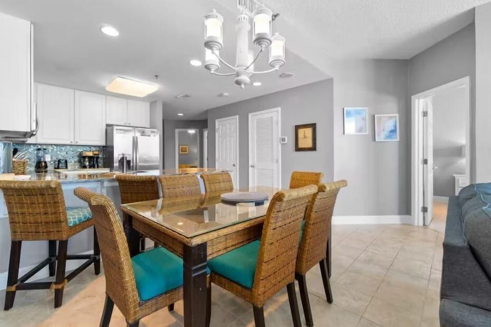 Condo, Multiple Beds (Lighthouse 513) | Dining