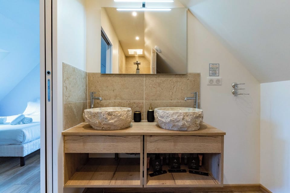 Family Quadruple Room | Hypo-allergenic bedding, in-room safe, desk, laptop workspace