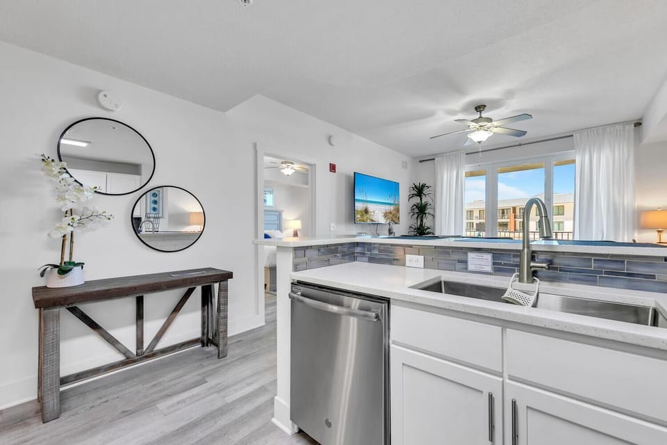 Condo, 1 King Bed with Sofa bed (Calypso 3-309 - Gypsea's View) | Private kitchen | Oven, toaster