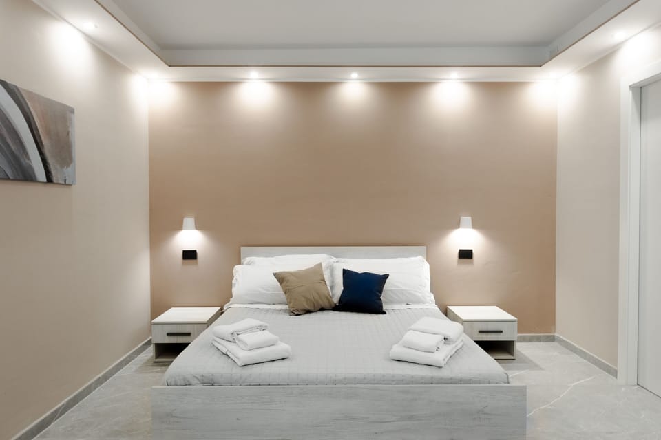Deluxe Room, Garden View | In-room safe, free WiFi