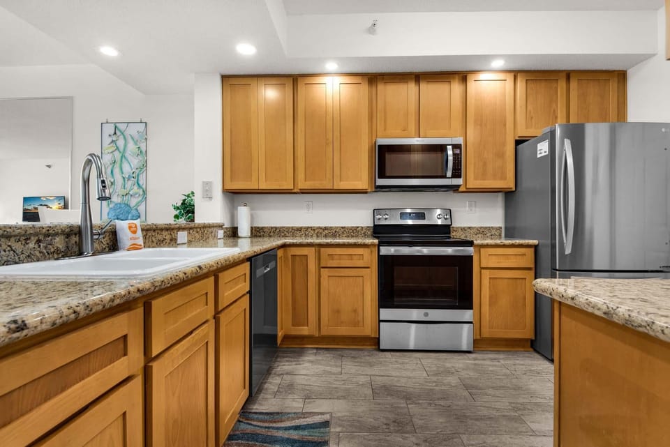 Condo, Multiple Beds (Navarre Beach Regency 310 - Sea Turtl) | Private kitchen | Oven, toaster