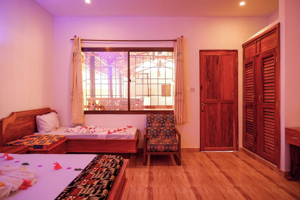 In-room safe, desk, laptop workspace, free WiFi