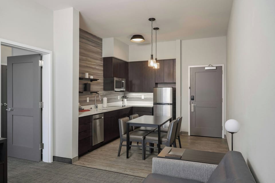 Suite, 1 Bedroom | Private kitchen