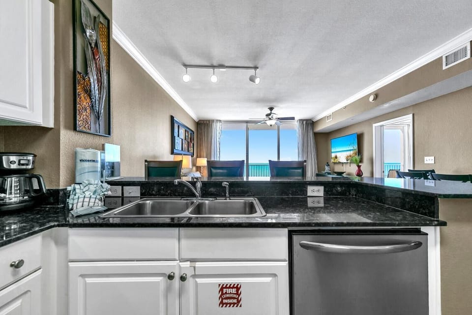 Condo, Multiple Beds (Tidewater 715) | Private kitchen | Oven, toaster