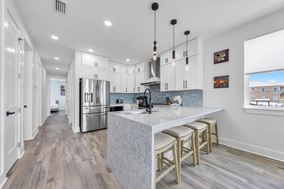 House, Multiple Beds (Golden Seashell East) | Private kitchen | Oven, toaster