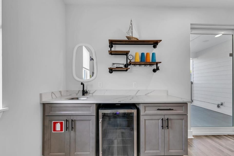 House, Multiple Beds (Golden Seashell West) | Interior