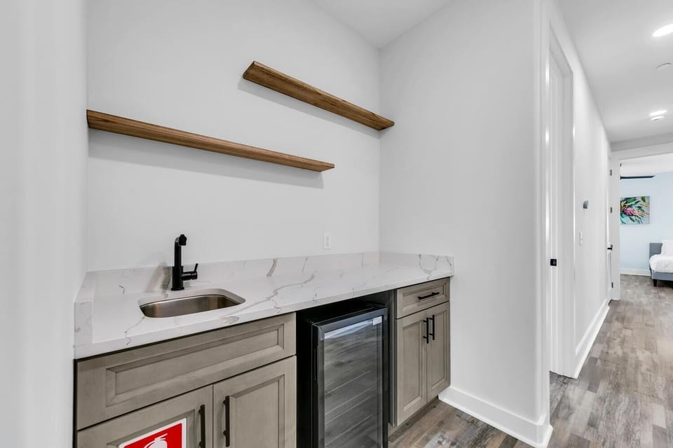 House, Multiple Beds (Golden Seashell West) | Interior