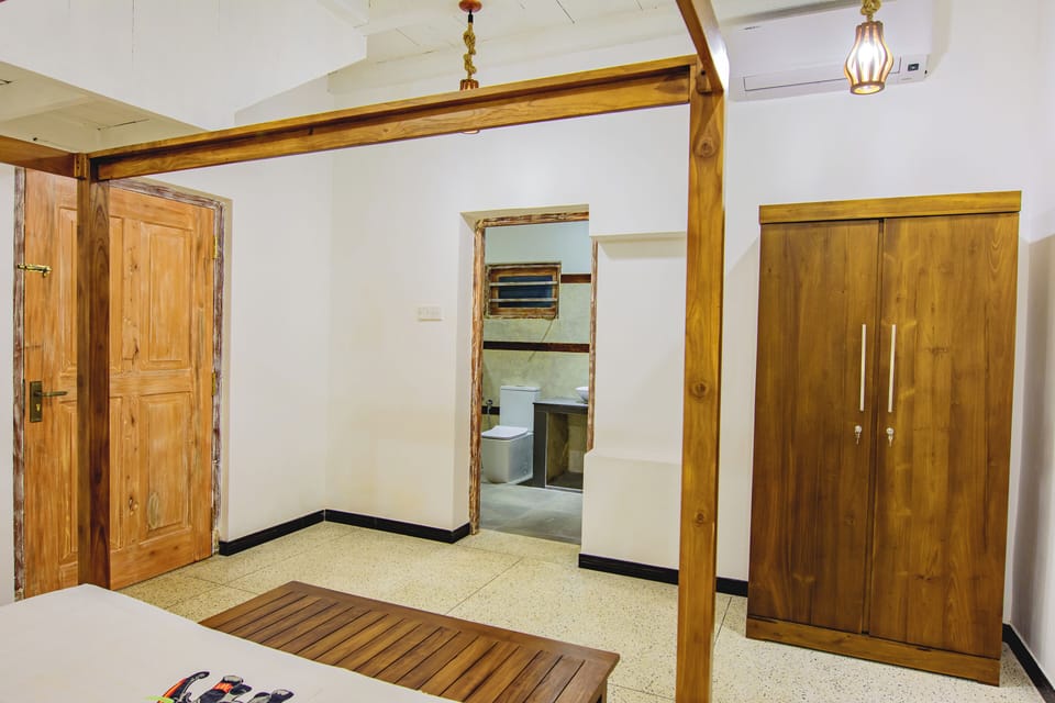 Deluxe Double Room, Garden View | Desk, free WiFi