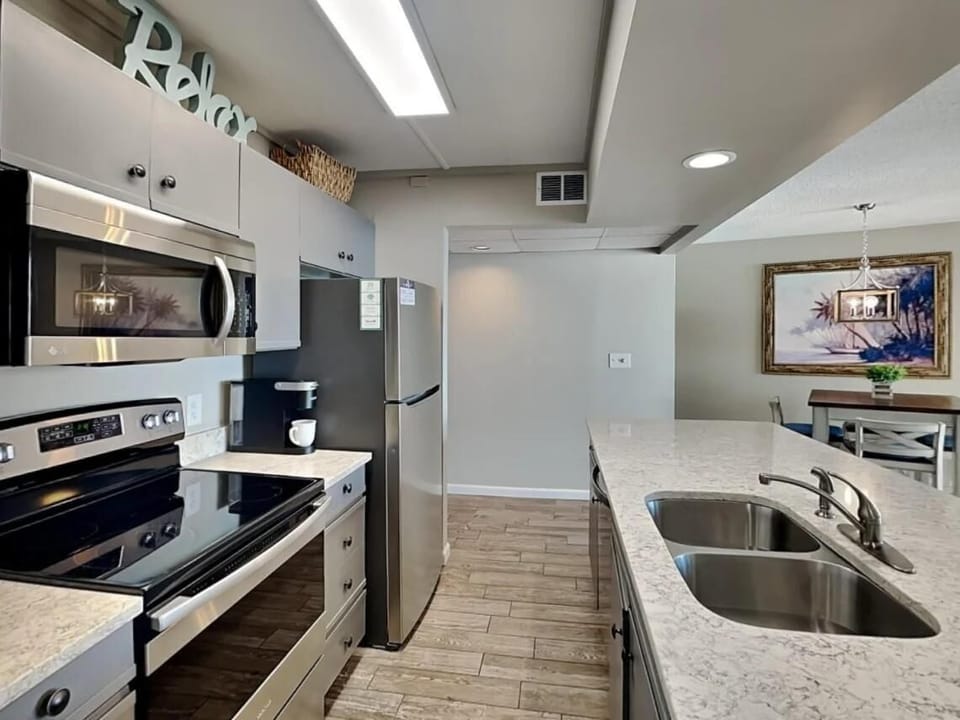 Condo, Multiple Beds (Edgewater Tower 3-1110) | Private kitchen | Oven, toaster