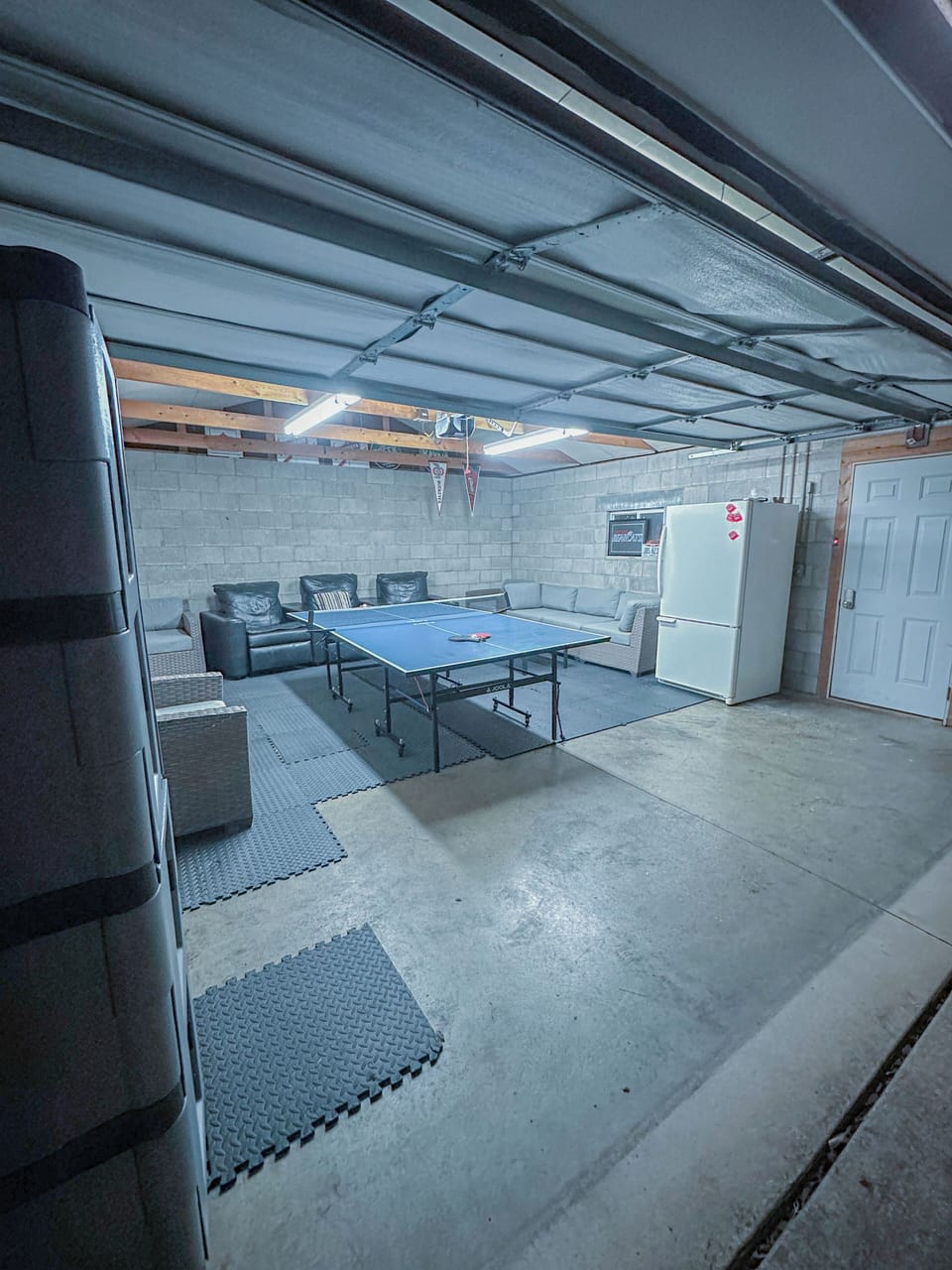 Watch, play, and chill! A comfy space to enjoy sports, games, and good company.


