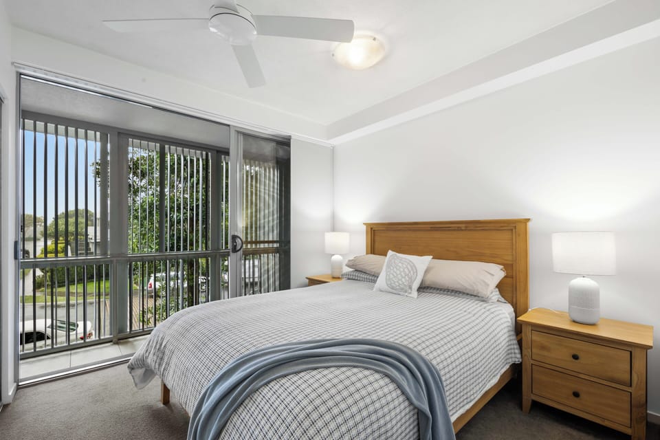 Pool View 3-Bed Oasis in Drift Resort Apartment in Tweed Heads