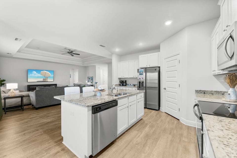 fully equipped kitchen