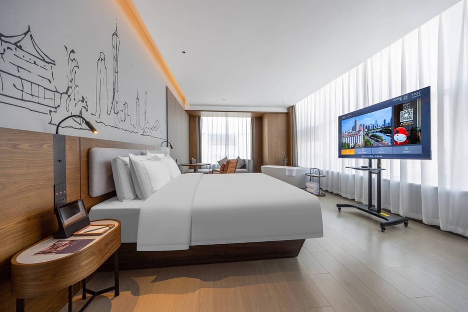 Signature Single Room | Egyptian cotton sheets, premium bedding, down comforters