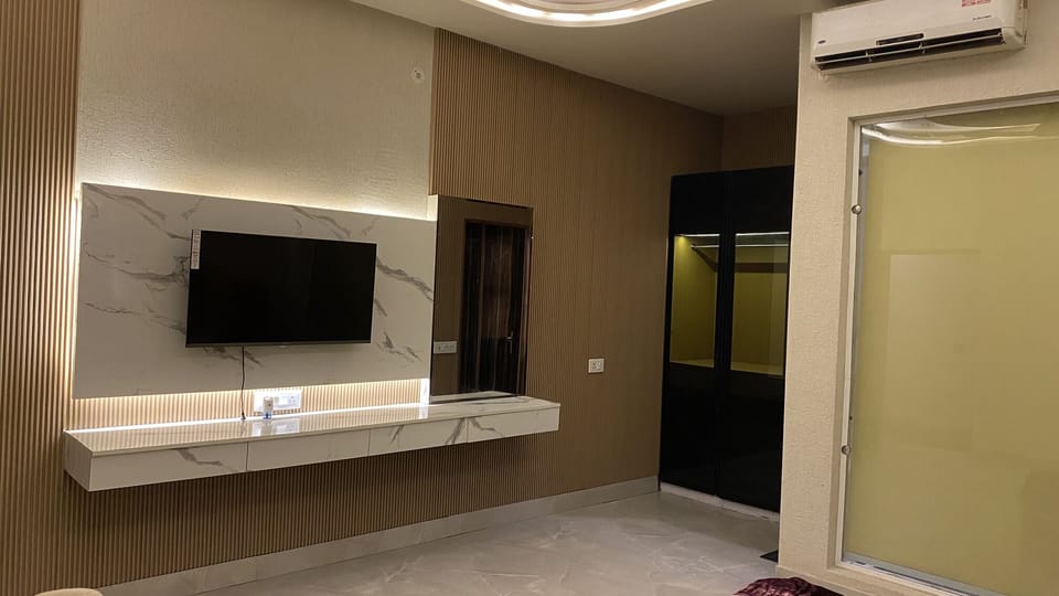 Double or Twin Room, Balcony | Premium bedding, down comforters, memory foam beds, minibar