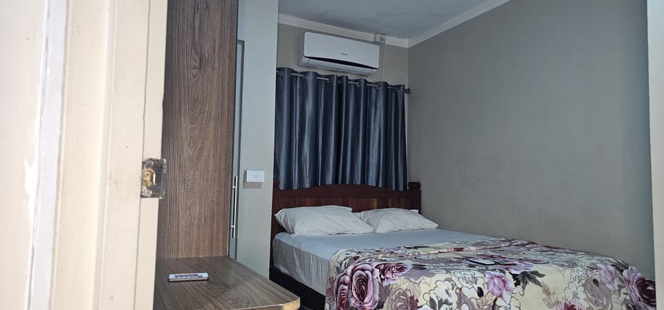 Select Comfort beds, individually furnished, laptop workspace