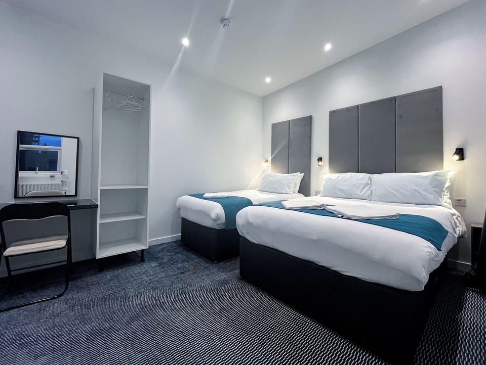 Family Suite, Multiple Beds, Non Smoking, Air conditioning | Extra beds