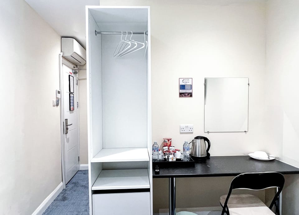 Economy Room, 1 Double Bed, Non Smoking, Air conditioning | Individually furnished, soundproofing, free WiFi, bed sheets