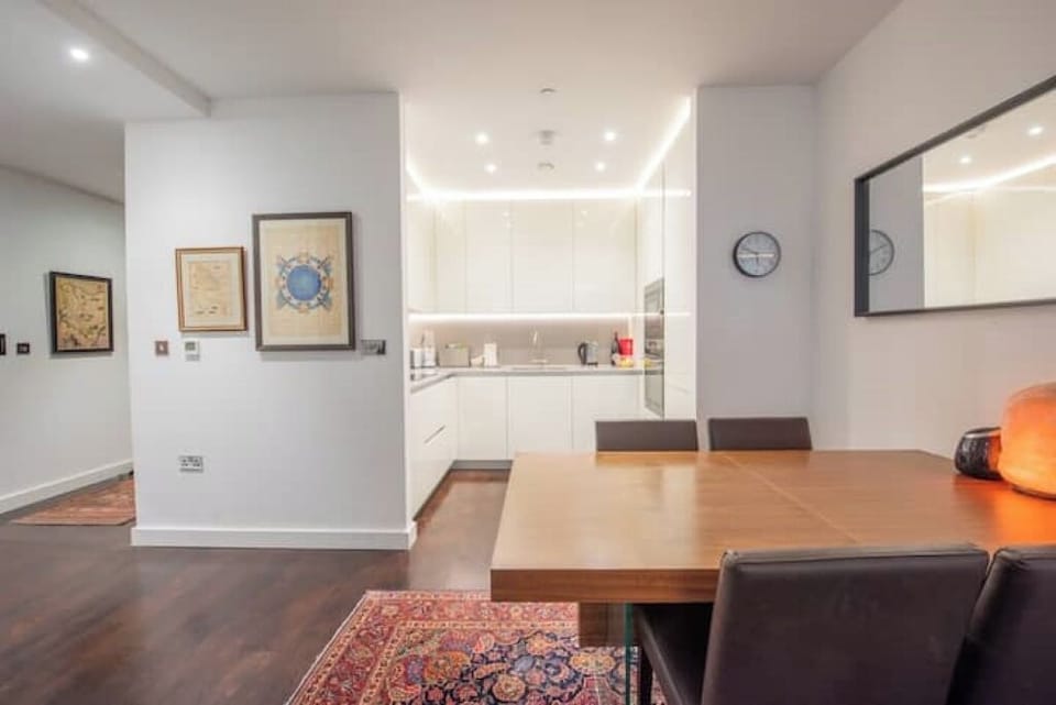 Spacious kitchen set-up and dining area with seating for 4