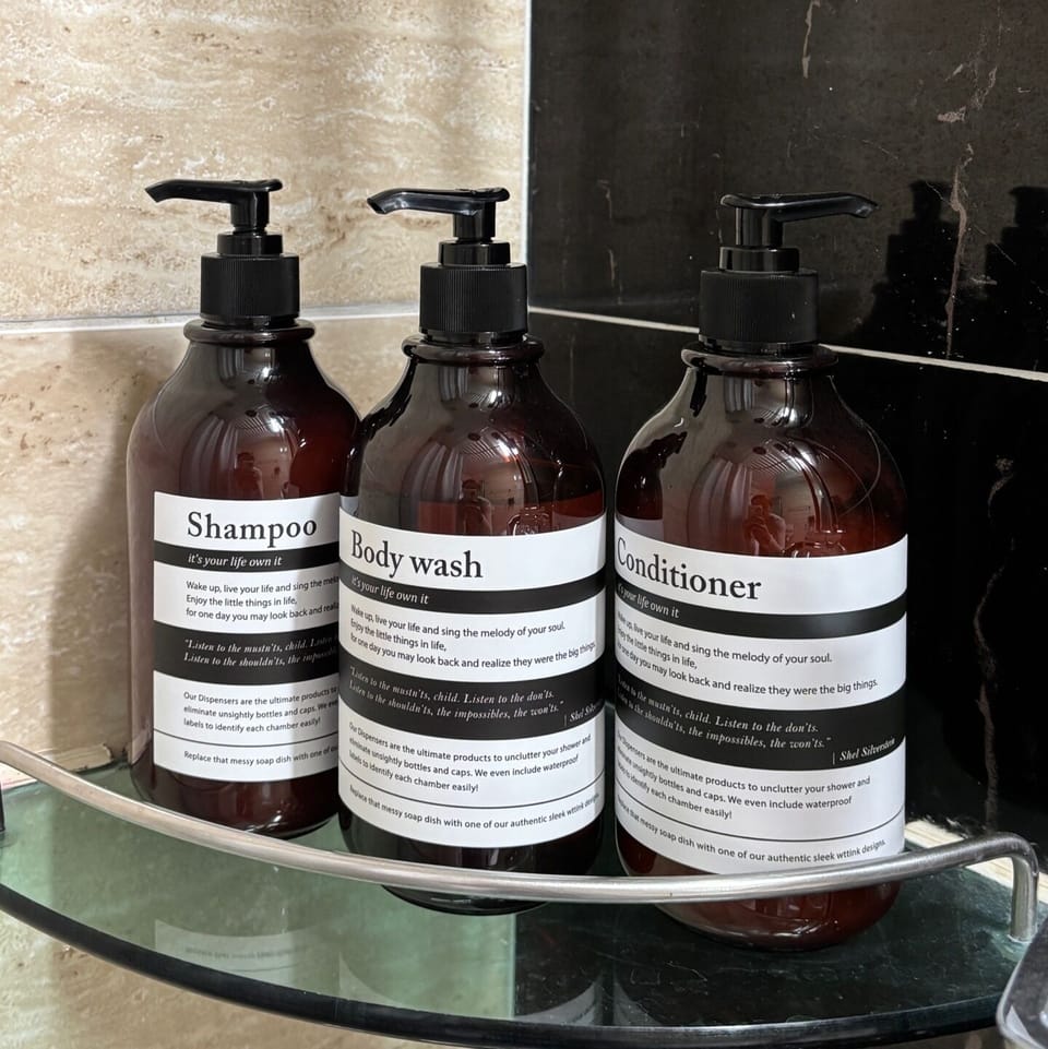 Hair dryer, bidet, towels, shampoo