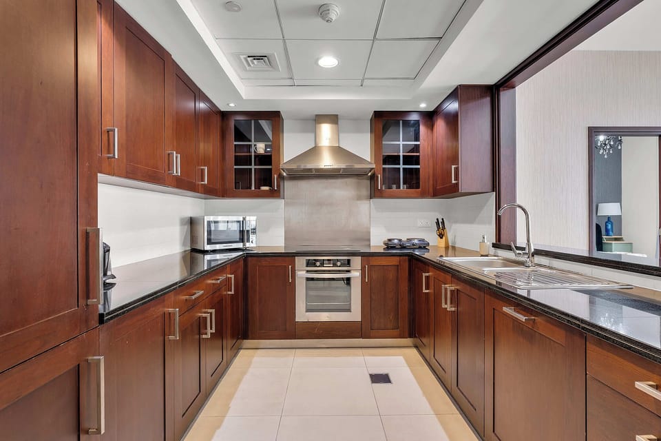 Apartment, Balcony, City View | Private kitchen | Electric kettle