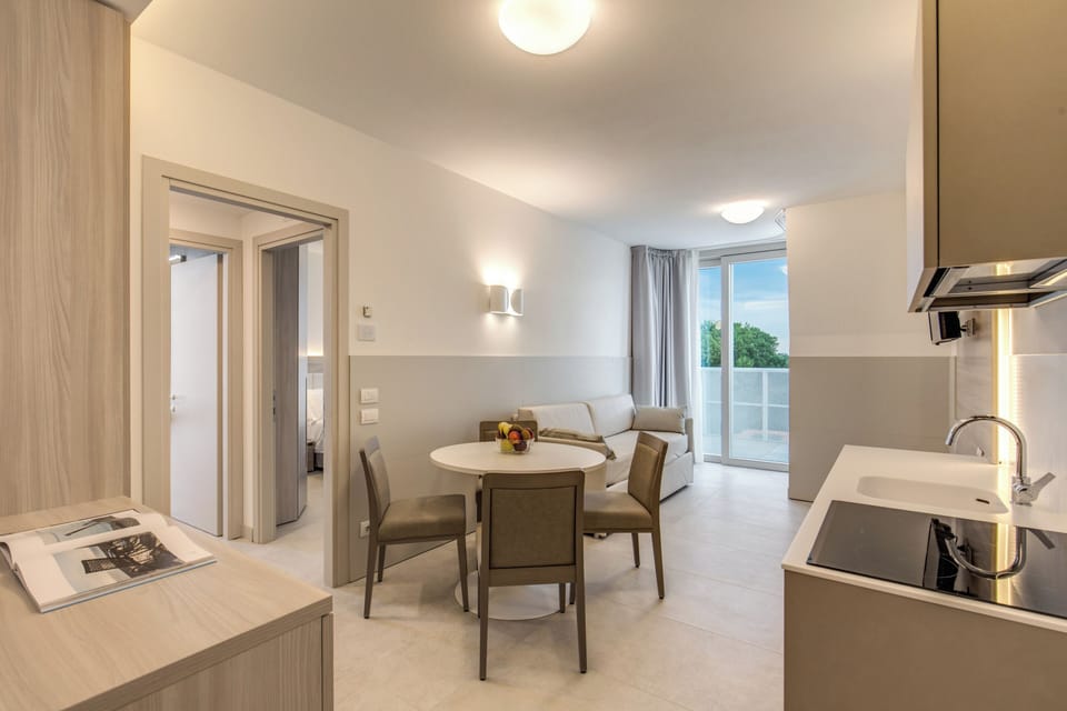 Luxury Apartment, Balcony | 2 bedrooms, Egyptian cotton sheets, premium bedding, pillowtop beds