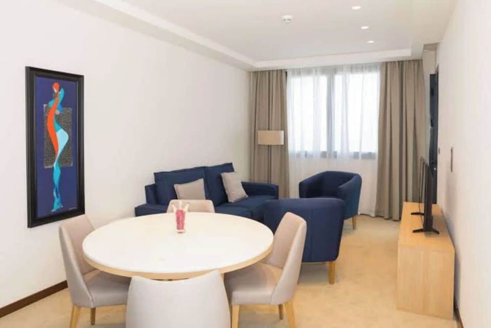 Suite | Minibar, desk, laptop workspace, blackout drapes