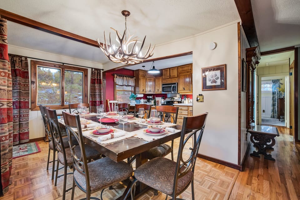 Dining area makes meal time a breeze!