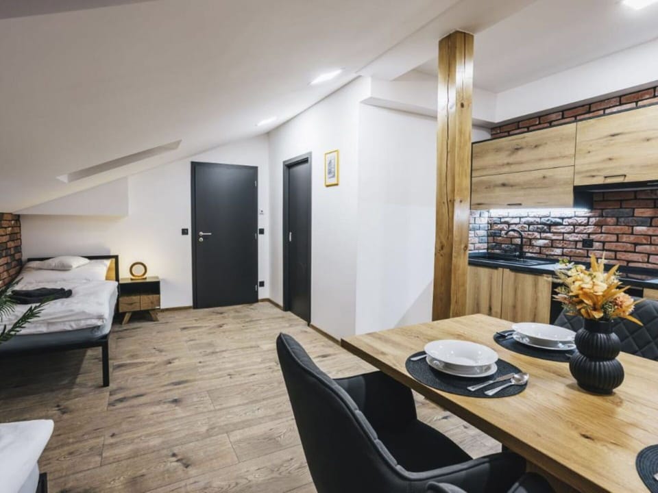 Apartment, Condominium, Residential Area, Hotel, Shade, Balcony, Swimming Pool, Resort Town