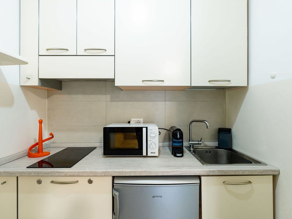 Apartment, Condominium, Residential Area, Hotel, Shade, Balcony, Swimming Pool, Resort Town