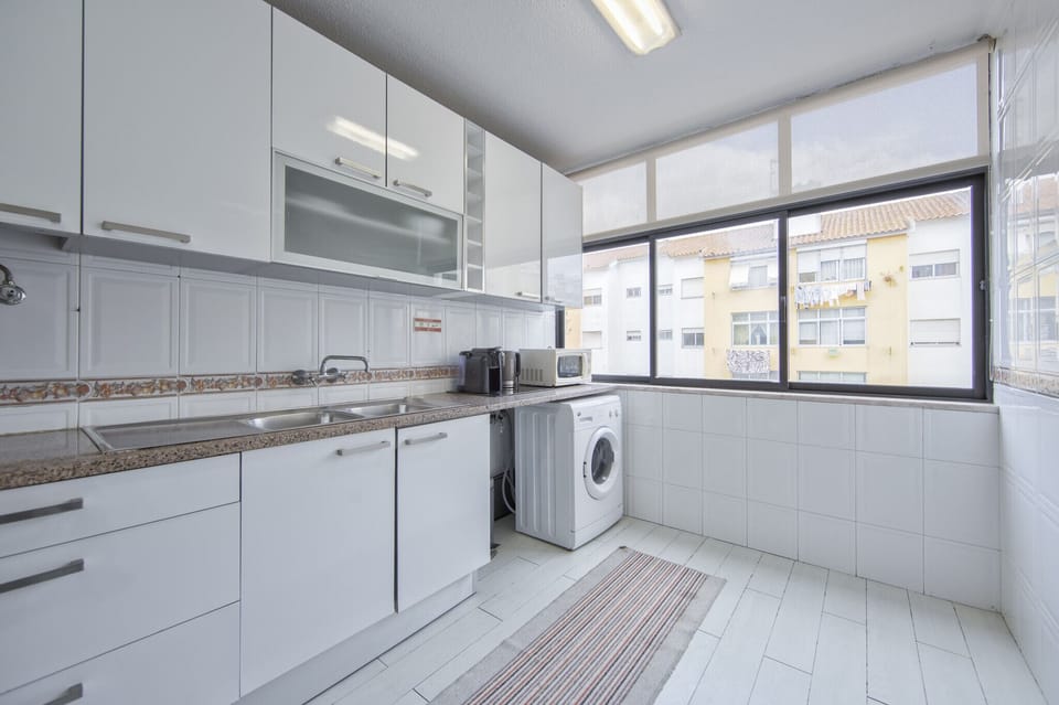 Microwave, oven, coffee/tea maker, electric kettle
