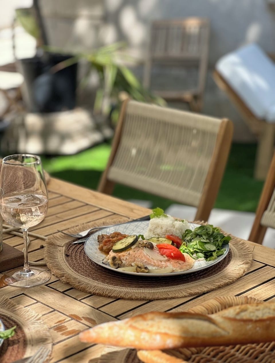 Outdoor dining