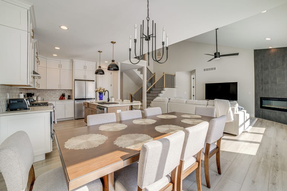 House (5 Bedrooms) | Interior