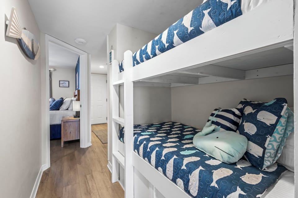 Royal Palms 606 - Hallway Bunks