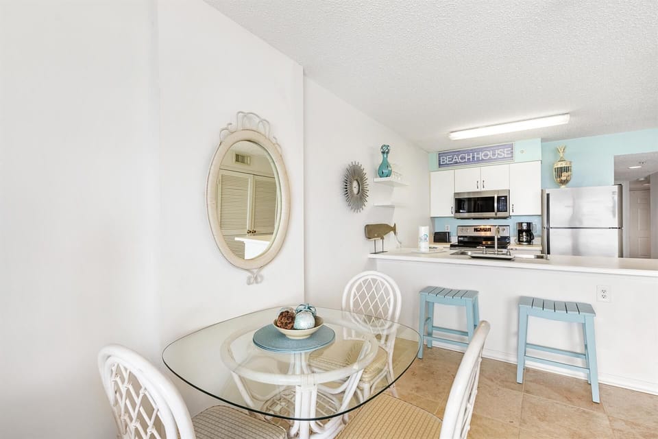 Royal Palms 604