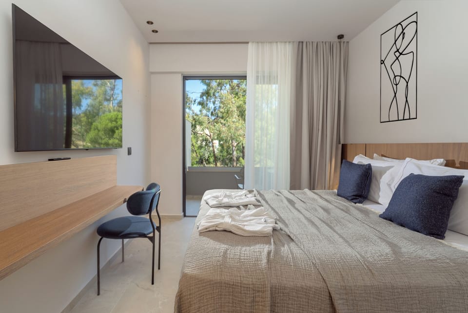 Superior Double or Twin Room, Garden View | Premium bedding, Select Comfort beds, in-room safe, desk