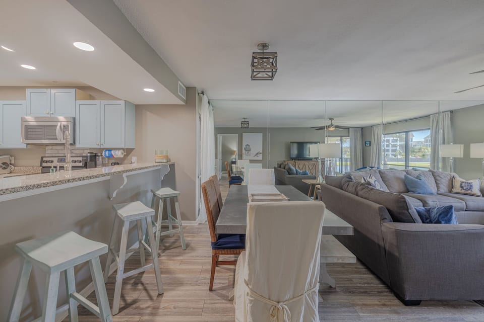 Edgewater Golf Villa 2107