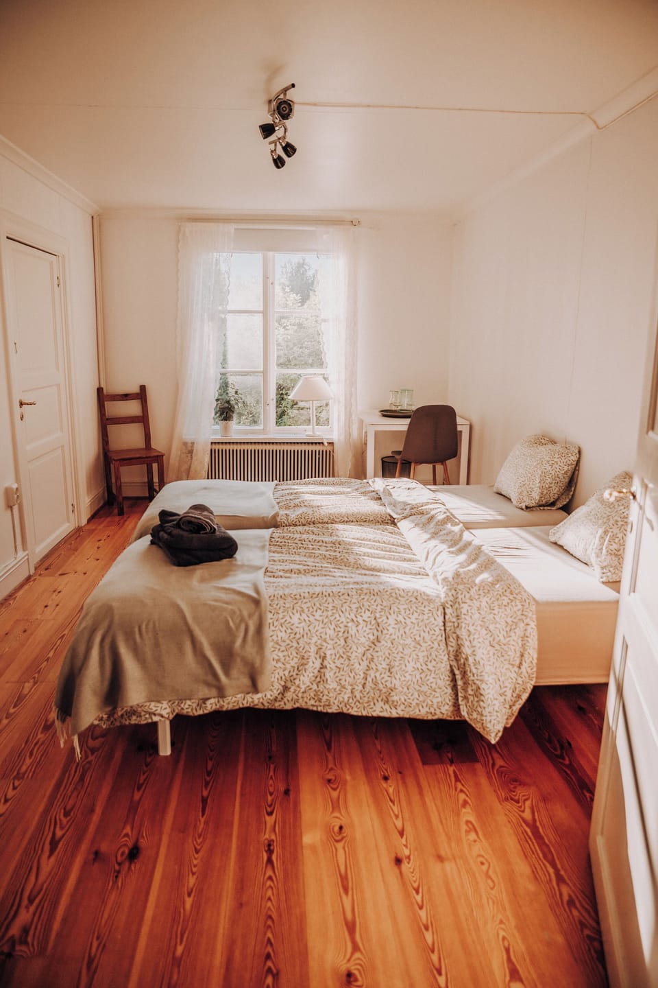 Double or Twin Room | WiFi (free)