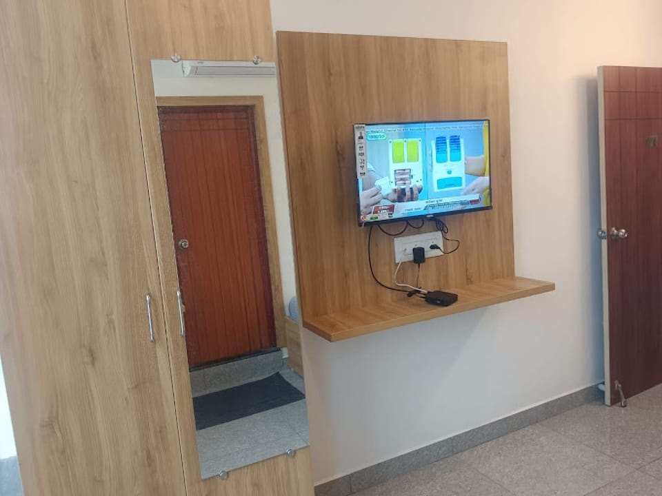 Deluxe Single Room | Desk, free WiFi, bed sheets
