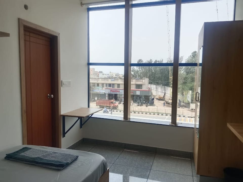 Desk, free WiFi, bed sheets