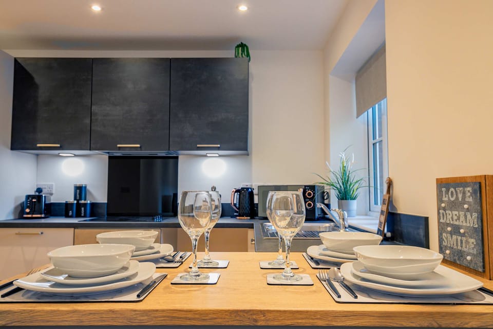 Sedlescombe Apartment, Rugby - Host & Stay