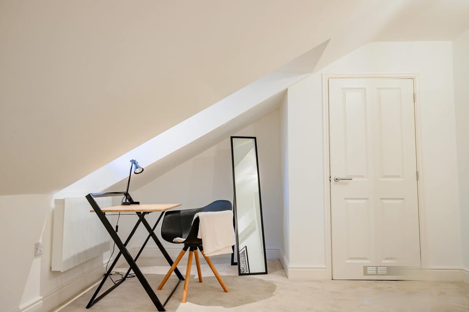 Sedlescombe Apartment, Rugby - Host & Stay