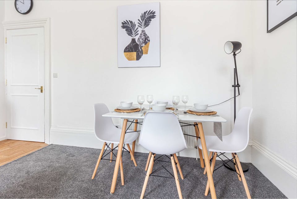 Montpelier Villas, Cheltenham - Host & Stay