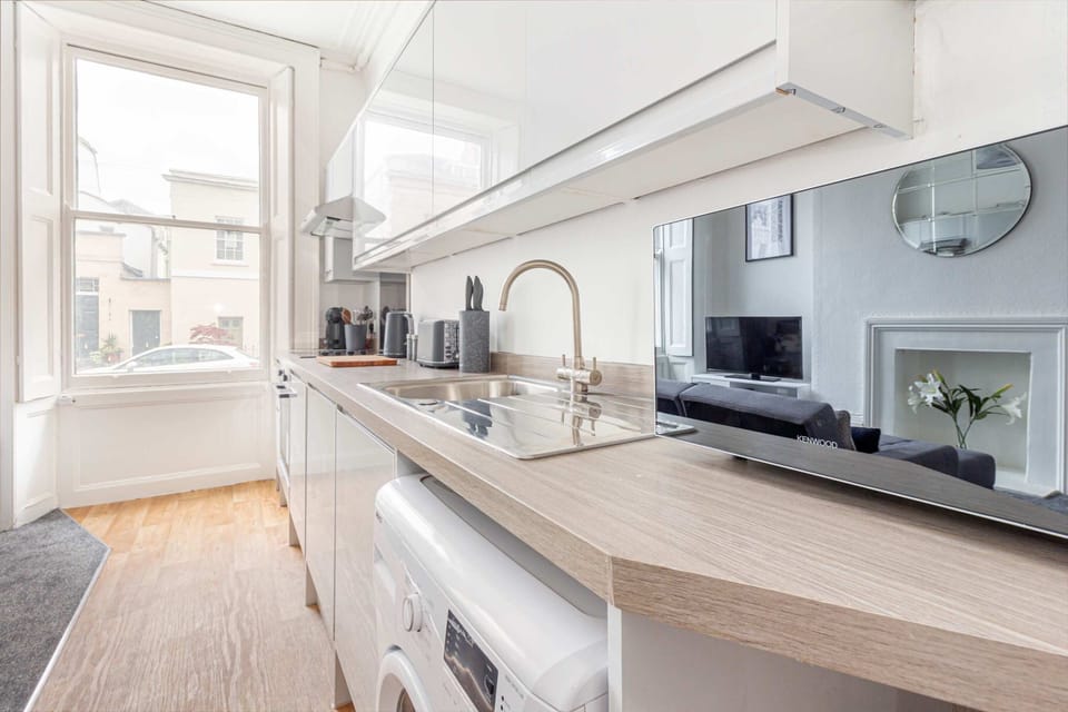 Montpelier Villas, Cheltenham - Host & Stay
