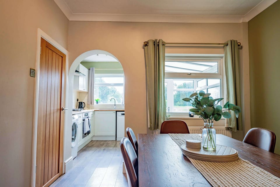 Mayfield House, Ashbourne - Host & Stay