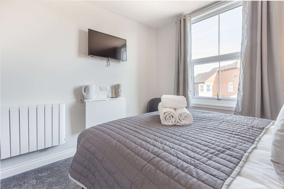 The Bull Inn Flat 2, Worcester - Host & Stay